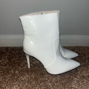 Size 7 white bootie heels